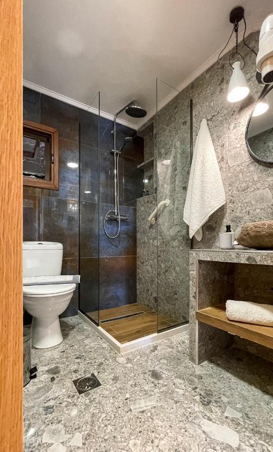 Captain'S Memories Stylish Harbour Apartments Chalki Town Exteriér fotografie