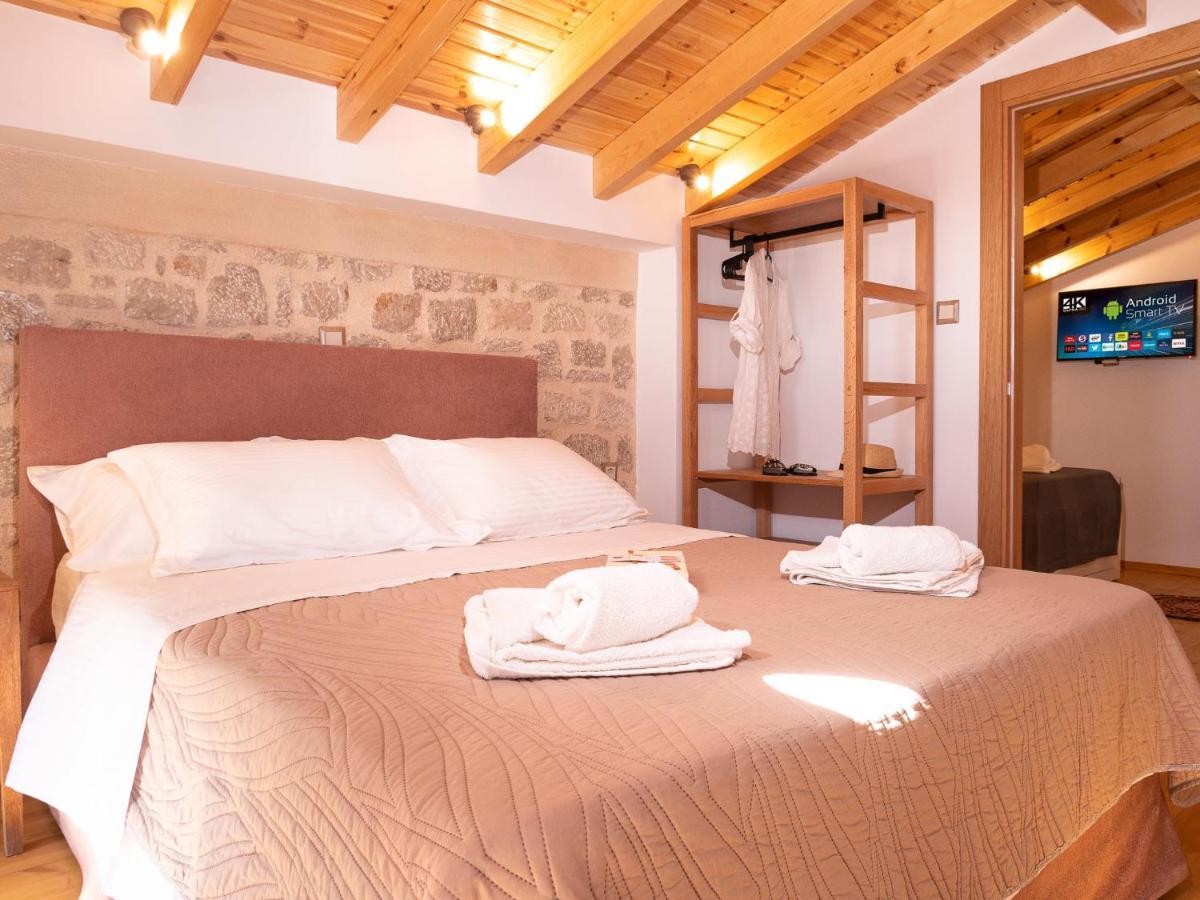 Captain'S Memories Stylish Harbour Apartments Chalki Town Exteriér fotografie