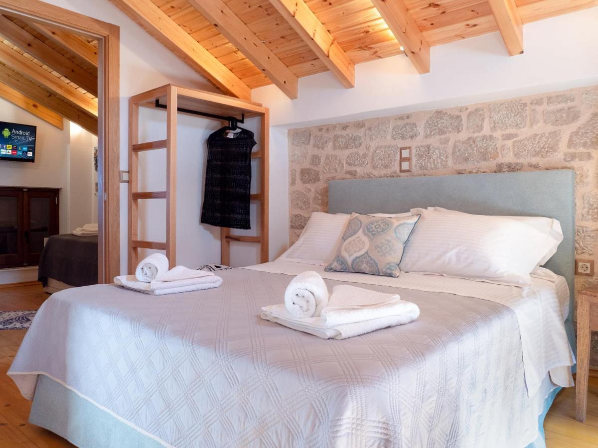 Captain'S Memories Stylish Harbour Apartments Chalki Town Exteriér fotografie