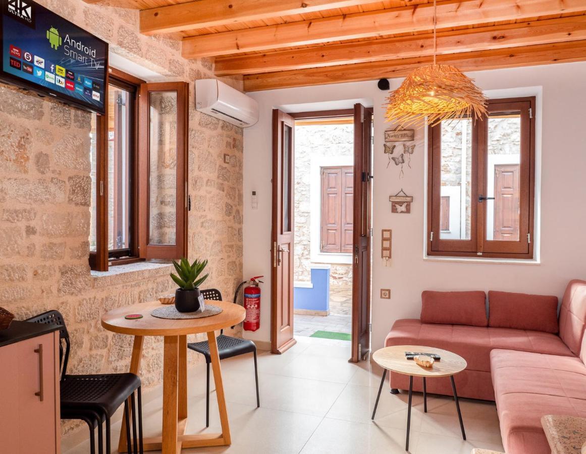 Captain'S Memories Stylish Harbour Apartments Chalki Town Exteriér fotografie
